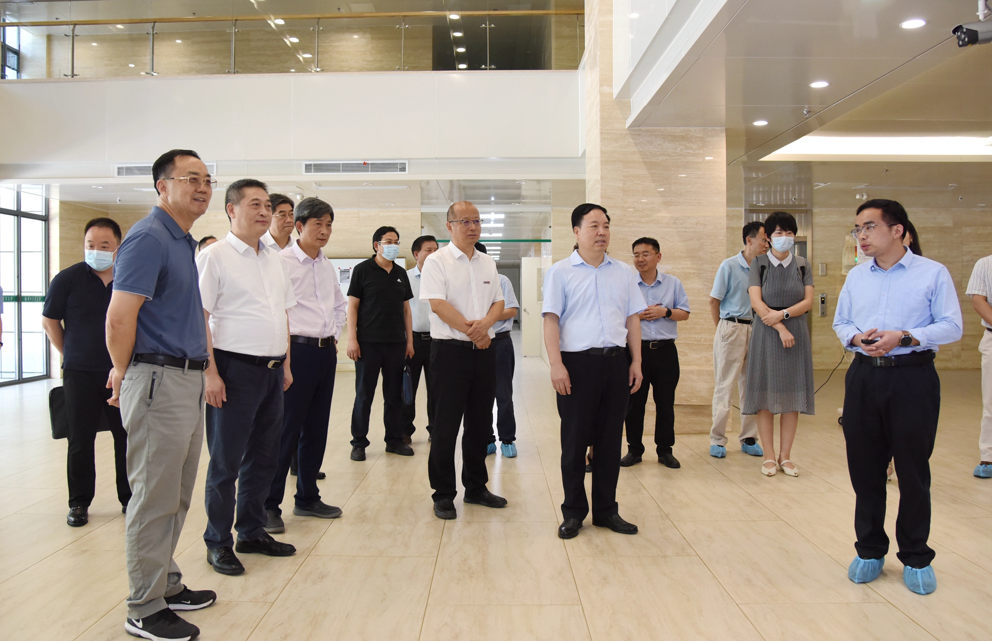 金安江汇报生物医学与健康学院发展基本情况（匡敏 摄）